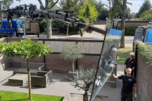 Installatie glas met behulp van kraan