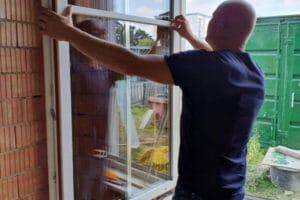 Installatie kunststof kozijn